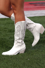 Load image into Gallery viewer, Kick the Dust Up Cowboy Boots - White
