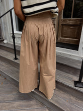 Load image into Gallery viewer, Harrison Pleated Wide Leg Pants
