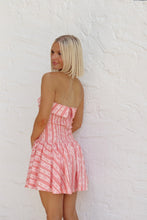 Load image into Gallery viewer, Augusta Strapless Floral Drop Waist Dress - Coral
