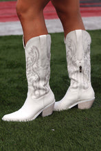 Load image into Gallery viewer, Kick the Dust Up Cowboy Boots - White
